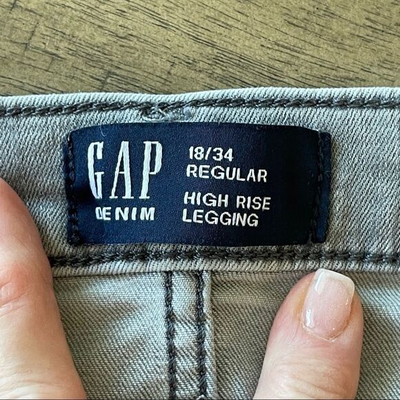 Gap Denim Light Gray Button Front Frayed Edge Leggings - Size 18 - Picture 4 of 14